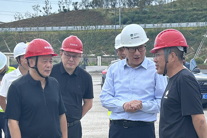 领导视察 拷贝.jpg