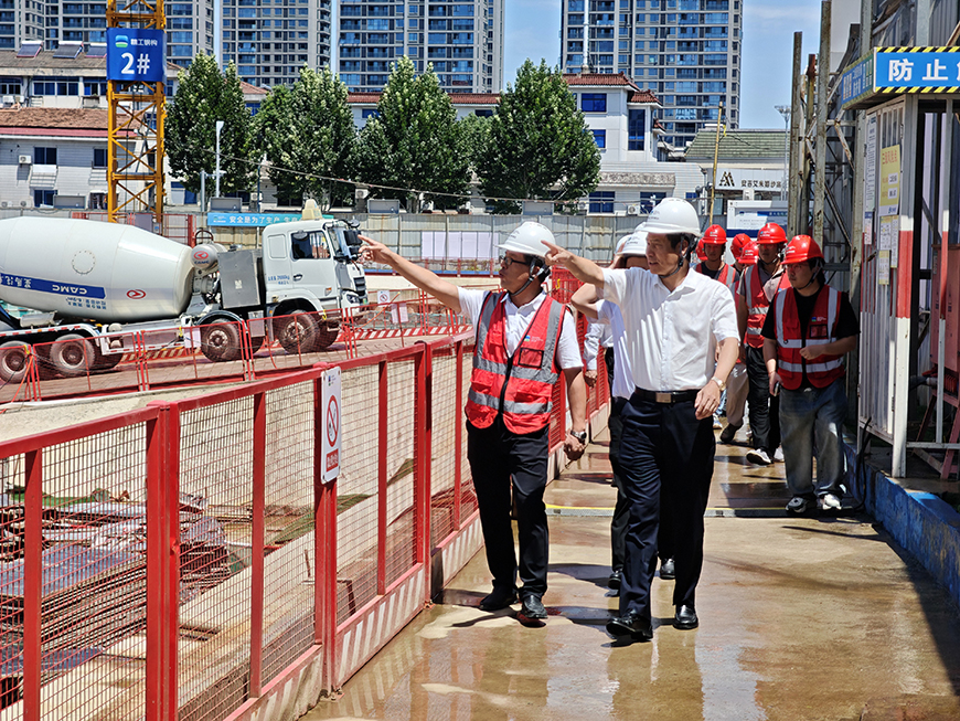 安吉人民医院 (5)-孙关富总现场视察 拷贝.jpg